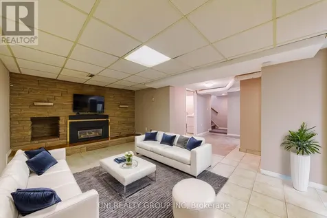 17 Forest Park Avenue Ottawa ON K2E 5A2