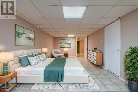 17 Forest Park Avenue Ottawa ON K2E 5A2