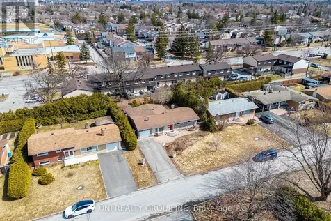 17 Forest Park Avenue Ottawa ON K2E 5A2