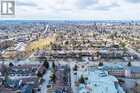 17 Forest Park Avenue Ottawa ON K2E 5A2