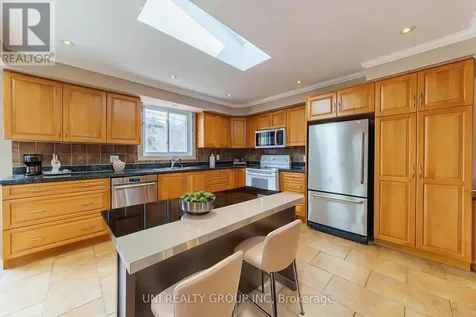 17 Forest Park Avenue Ottawa ON K2E 5A2