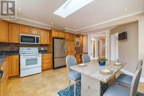 17 Forest Park Avenue Ottawa ON K2E 5A2