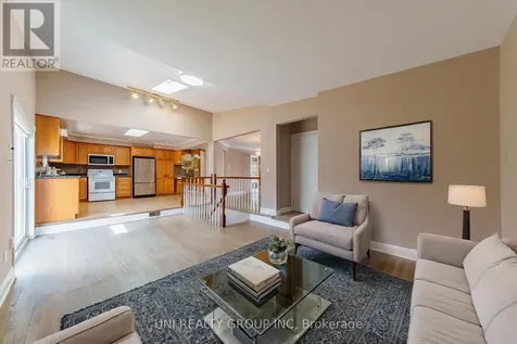 17 Forest Park Avenue Ottawa ON K2E 5A2