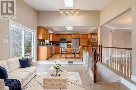 17 Forest Park Avenue Ottawa ON K2E 5A2