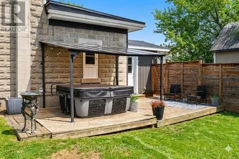 5529 Lion Street Ottawa ON K0A 2W0