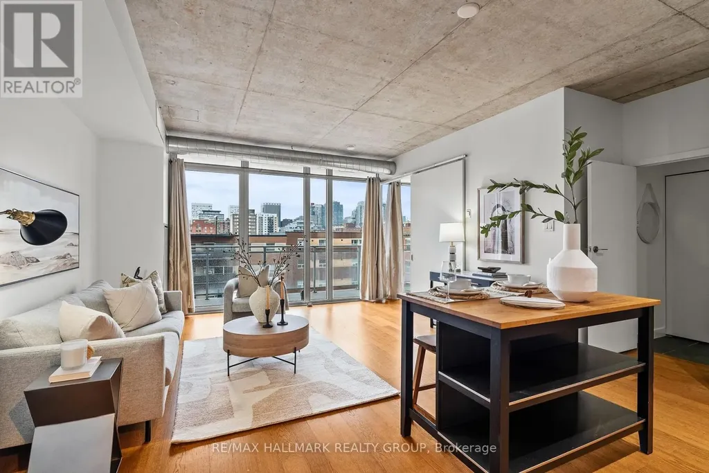354 Gladstone Avenue Ottawa ON K2P 0R4