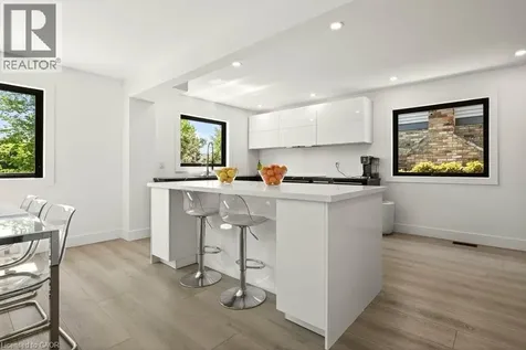 2192 Melissa Crescent Burlington ON L7P 4J7