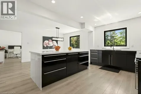 2192 Melissa Crescent Burlington ON L7P 4J7