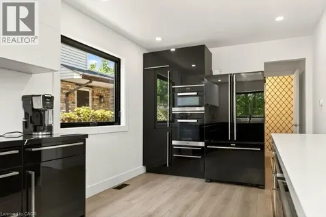 2192 Melissa Crescent Burlington ON L7P 4J7
