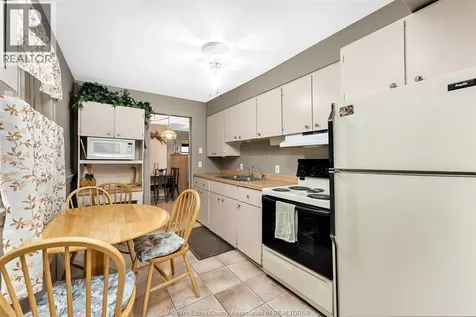 2278 Marentette Avenue Windsor ON N8W 2C1