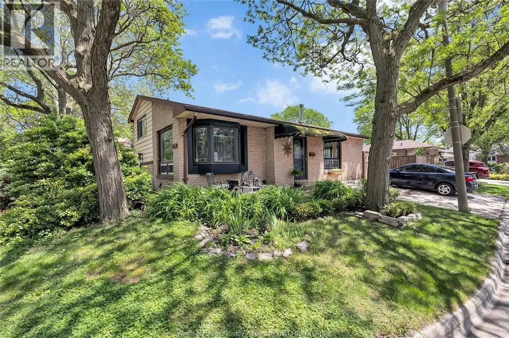 8315 Enfield Place Windsor ON N8S 4M8