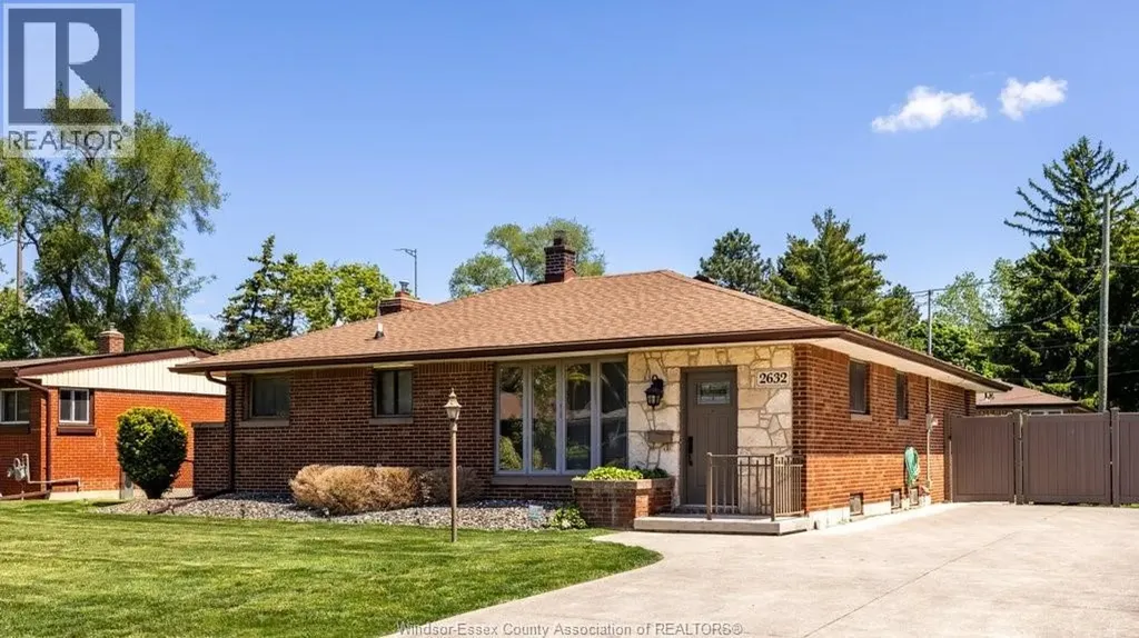 2632 Everts Avenue Windsor ON N9E 2V1