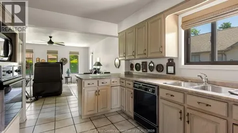 2632 Everts Avenue Windsor ON N9E 2V1
