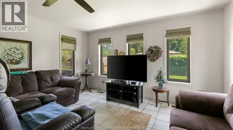 2632 Everts Avenue Windsor ON N9E 2V1
