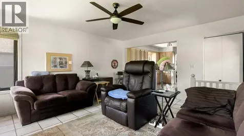 2632 Everts Avenue Windsor ON N9E 2V1