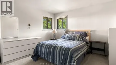 2632 Everts Avenue Windsor ON N9E 2V1