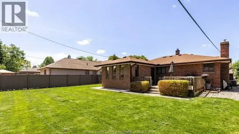 2632 Everts Avenue Windsor ON N9E 2V1