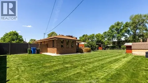 2632 Everts Avenue Windsor ON N9E 2V1