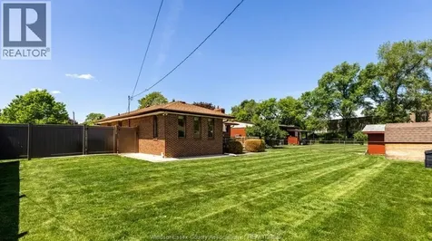 2632 Everts Avenue Windsor ON N9E 2V1
