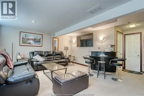 3185 Askin Windsor ON N9E 3J4