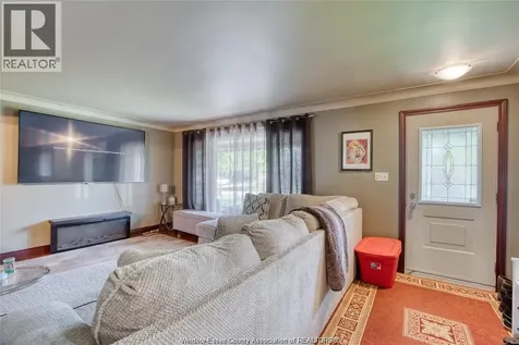 3185 Askin Windsor ON N9E 3J4