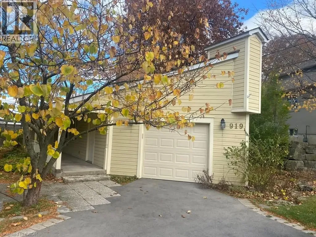 919 Montgomery Drive Ancaster ON L9G 3H6