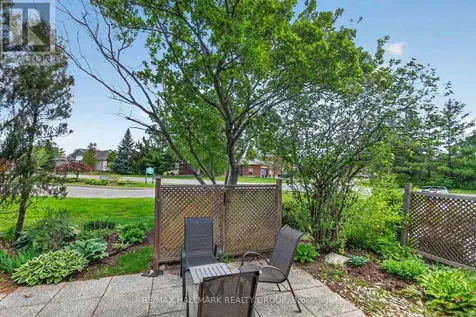 4 Peregrine Crescent Ottawa ON K2M 2T3