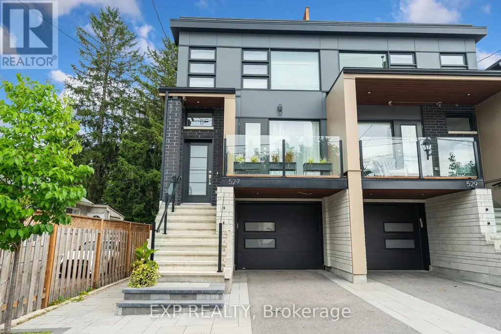 527 Broadhead Avenue Ottawa ON K1Z 5R9