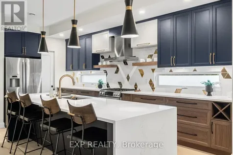 527 Broadhead Avenue Ottawa ON K1Z 5R9