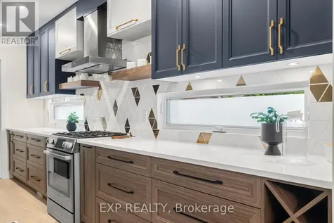 527 Broadhead Avenue Ottawa ON K1Z 5R9
