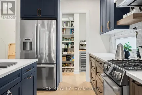 527 Broadhead Avenue Ottawa ON K1Z 5R9