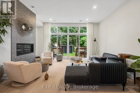 527 Broadhead Avenue Ottawa ON K1Z 5R9