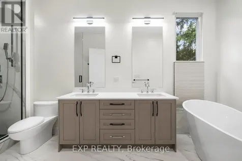 527 Broadhead Avenue Ottawa ON K1Z 5R9