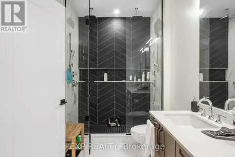 527 Broadhead Avenue Ottawa ON K1Z 5R9