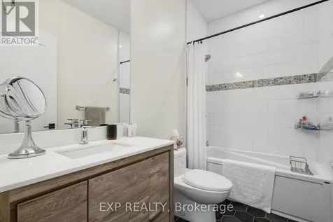 527 Broadhead Avenue Ottawa ON K1Z 5R9