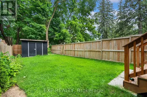 527 Broadhead Avenue Ottawa ON K1Z 5R9