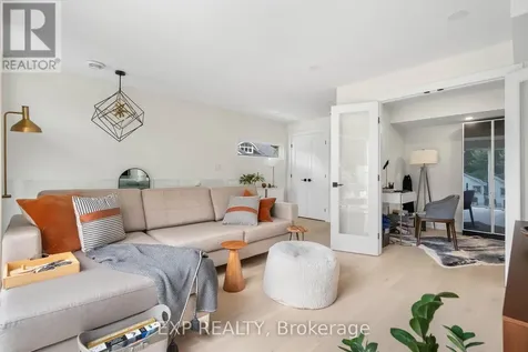 527 Broadhead Avenue Ottawa ON K1Z 5R9