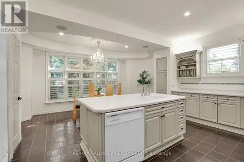 435 Westminster Avenue Ottawa ON K2A 2T7