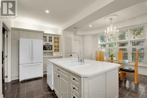 435 Westminster Avenue Ottawa ON K2A 2T7