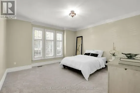 435 Westminster Avenue Ottawa ON K2A 2T7