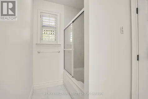 435 Westminster Avenue Ottawa ON K2A 2T7