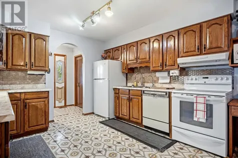 32 Brock Street St. Thomas ON N5P 2B2