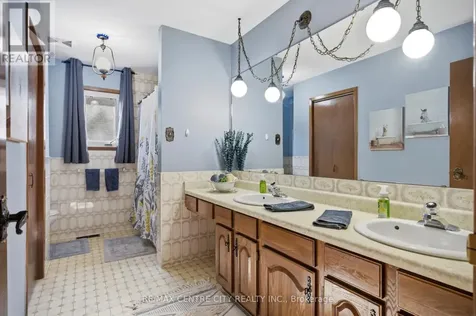 32 Brock Street St. Thomas ON N5P 2B2