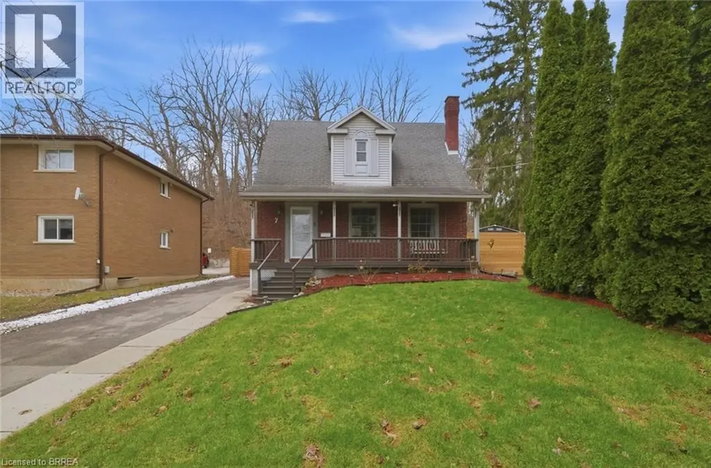 7 Barry Drive Brantford ON N3T 1W1