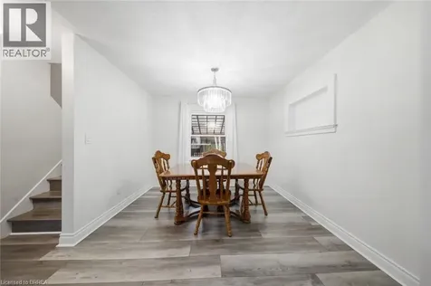 7 Barry Drive Brantford ON N3T 1W1