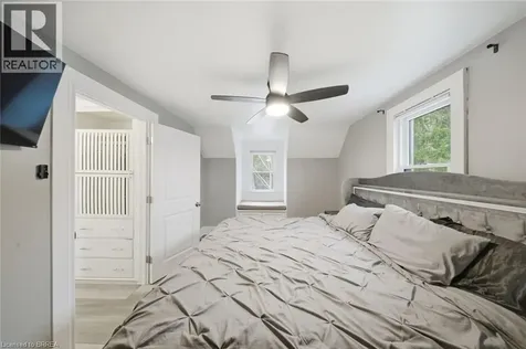 7 Barry Drive Brantford ON N3T 1W1