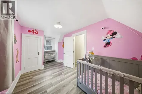 7 Barry Drive Brantford ON N3T 1W1