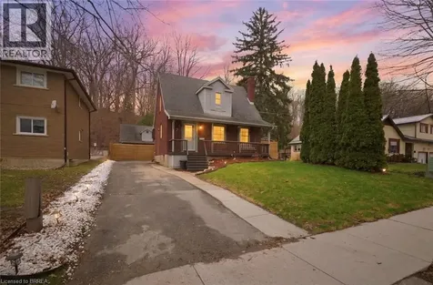 7 Barry Drive Brantford ON N3T 1W1