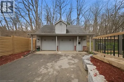 7 Barry Drive Brantford ON N3T 1W1