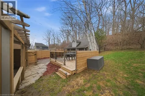 7 Barry Drive Brantford ON N3T 1W1